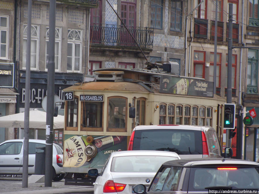 Старинный трамвайчик Порту, Португалия