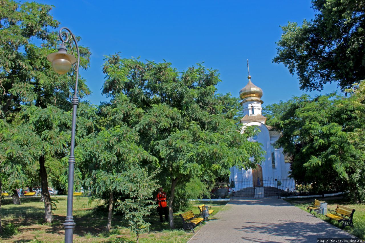 Центральная набережная Херсон, Украина