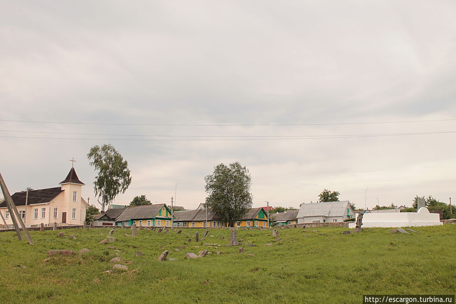 И старое еврейское кладбище возле него.. Воложин, Беларусь