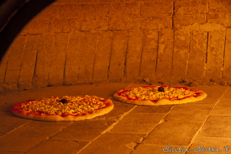 Репортаж из каменной печи Сицилия, Италия