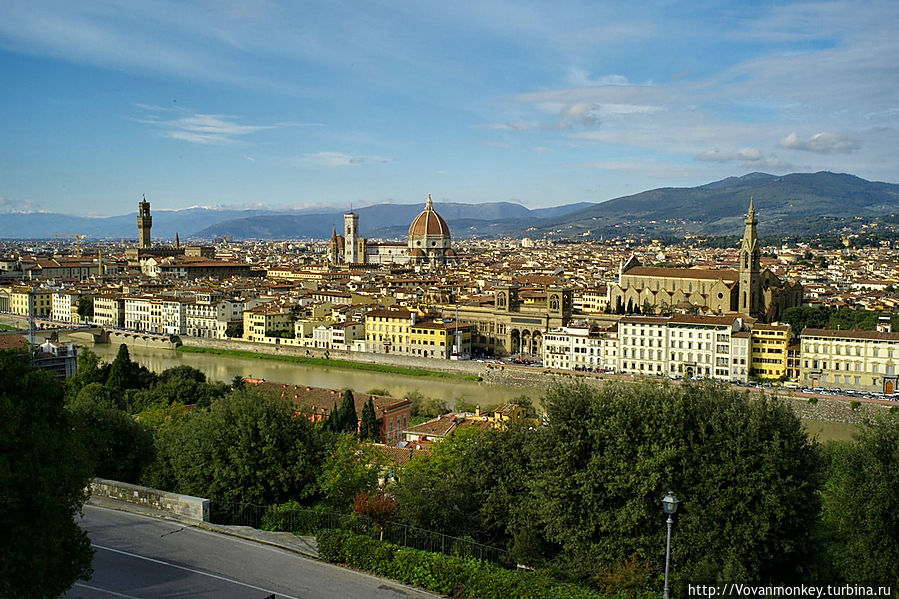 Извилистый путь на площадь Микеланджело Флоренция, Италия