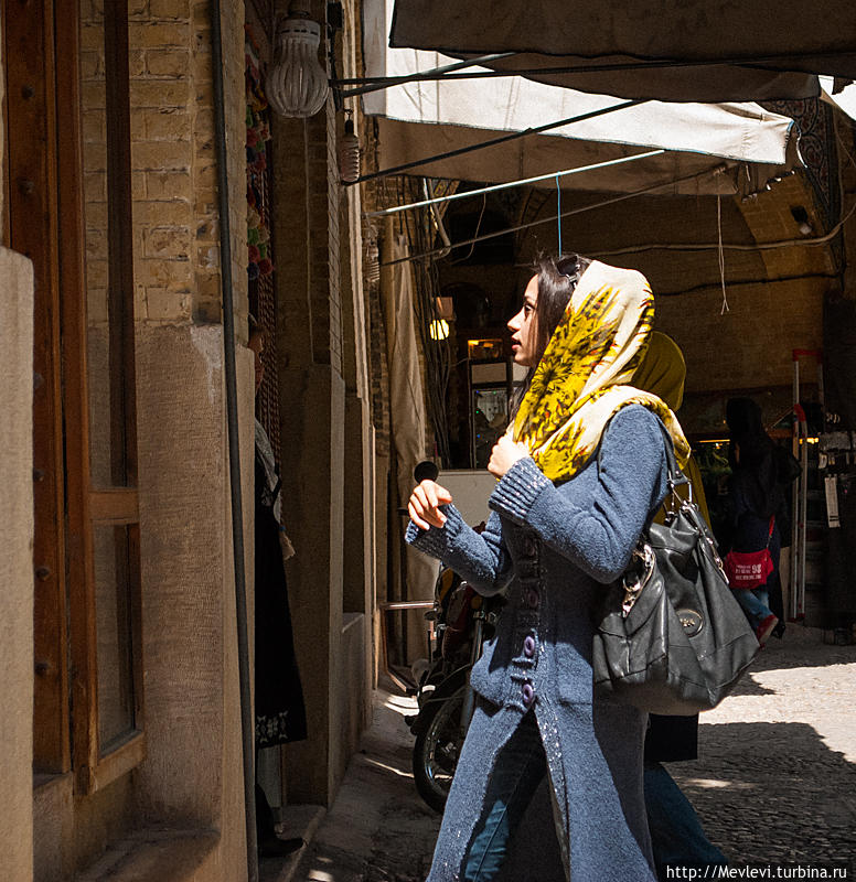 Восточный базар в иранском городе Шираз Шираз, Иран