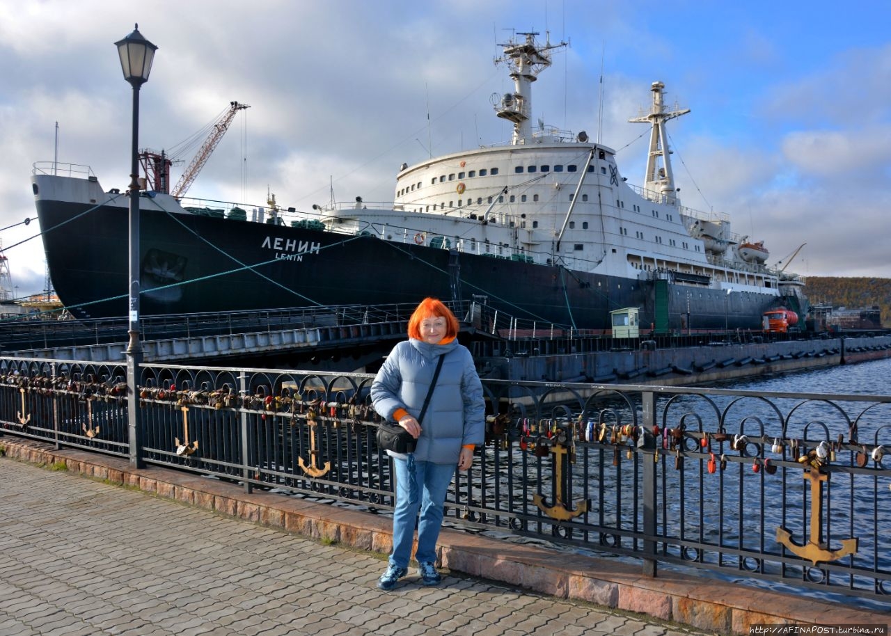 Корабль Ленин в Мурманске