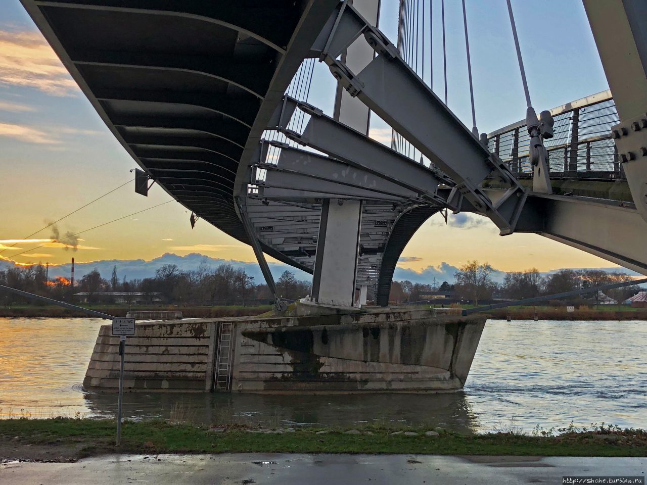 Пассерель Ду Ривес (Мост Двух Берегов) Кель, Германия