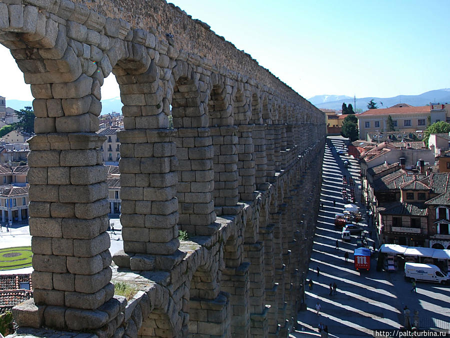 Утренняя графика Акведука Сеговия, Испания