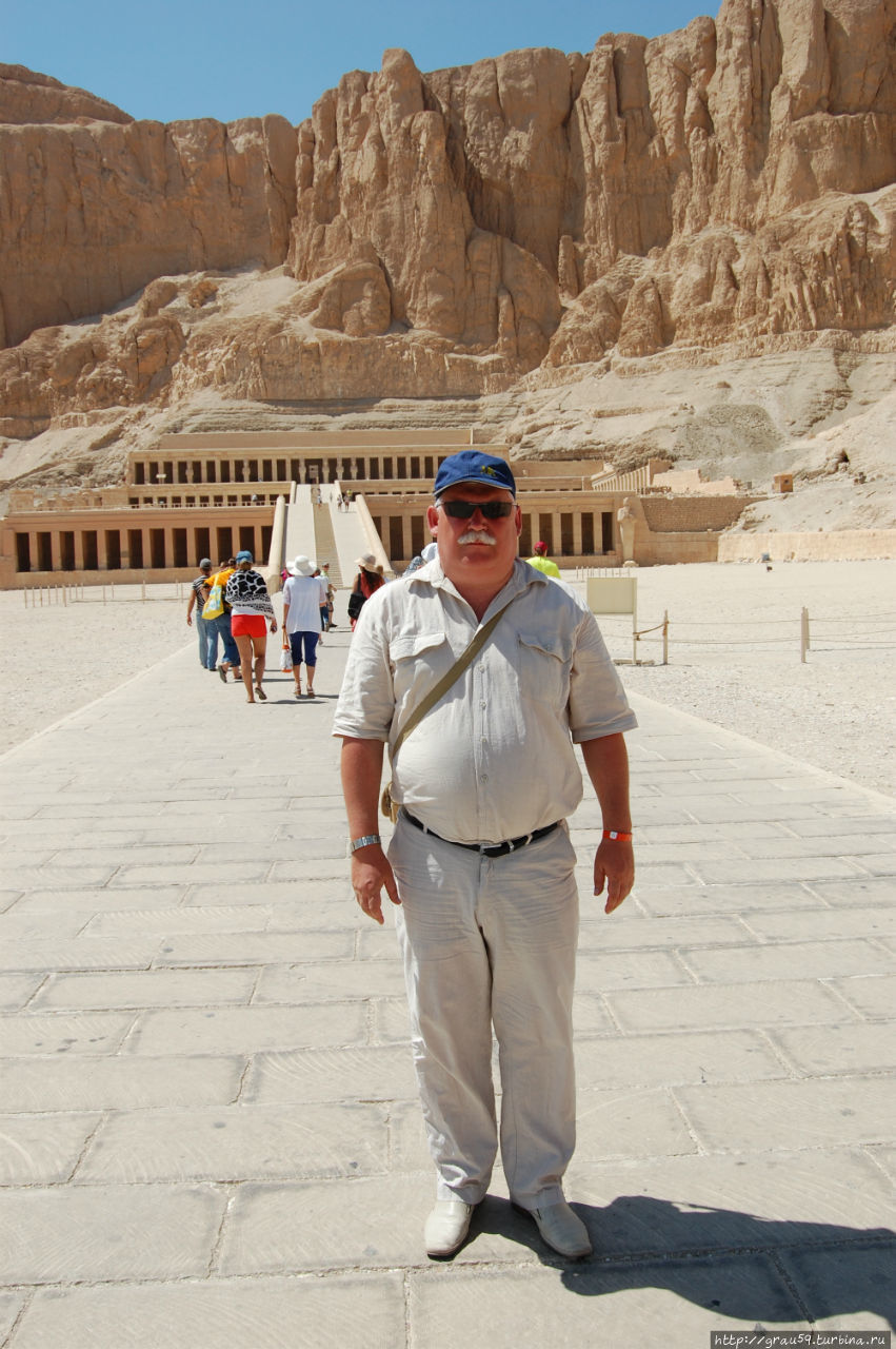 Дейр эль-Бахри. Гробницы древних и смерть современников Луксор, Египет