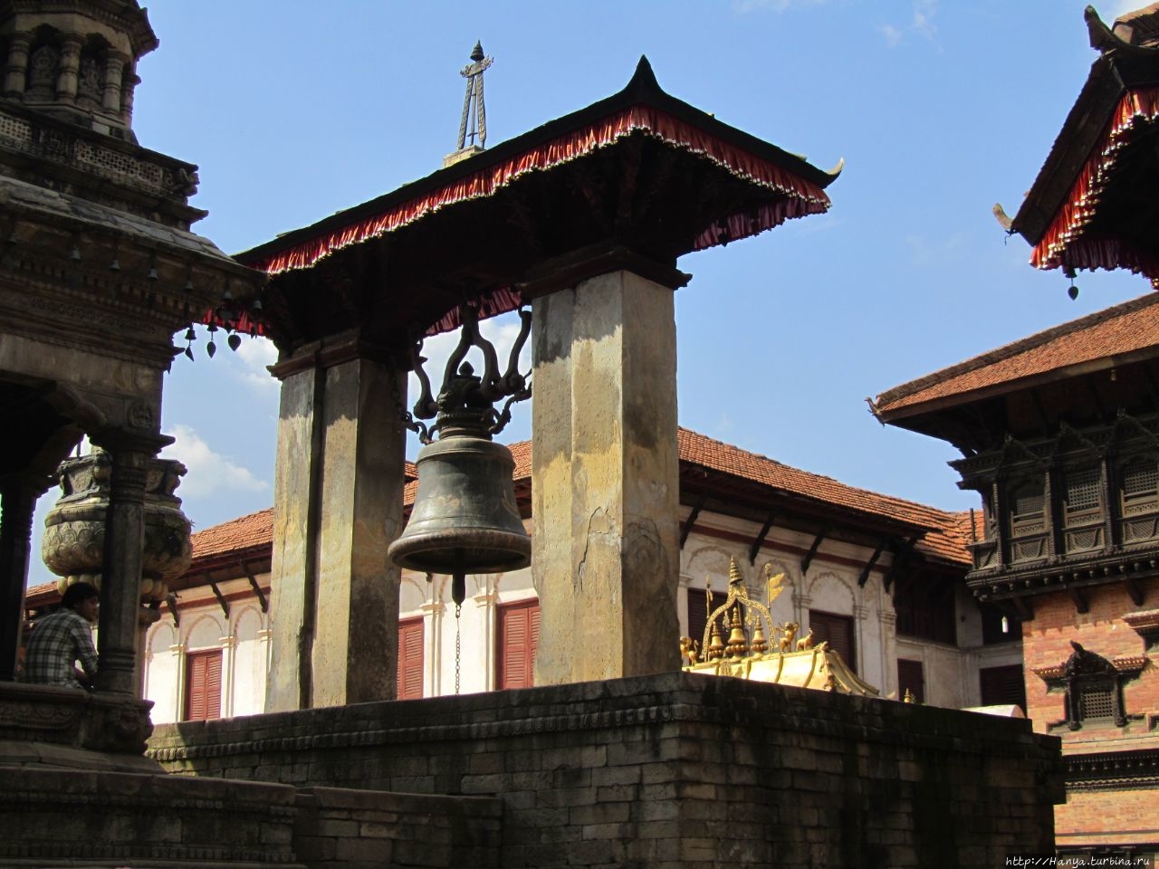 Большой и Лающий колокол в честь богини Таледжу. Ч.93