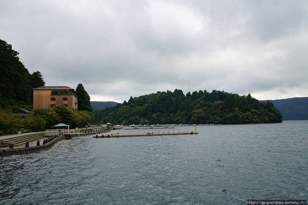 Озеро Аси. Хаконэ, Япония