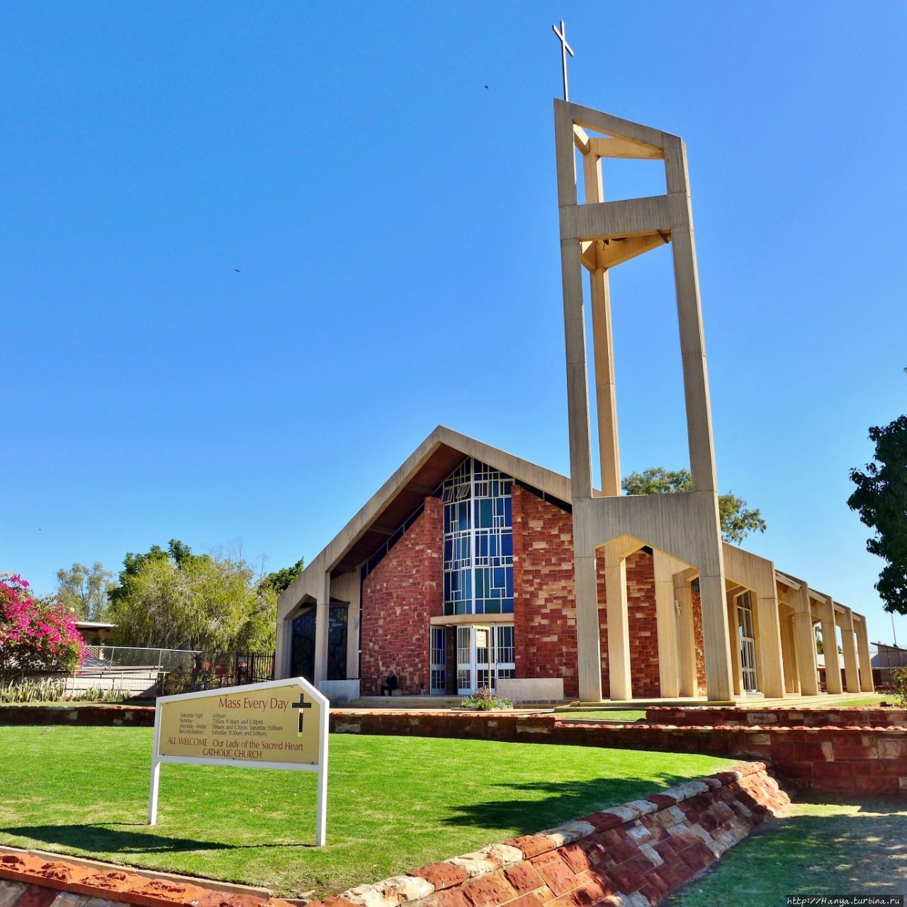 Церковь Богоматери Святого Сердца Элис-Спрингс, Австралия