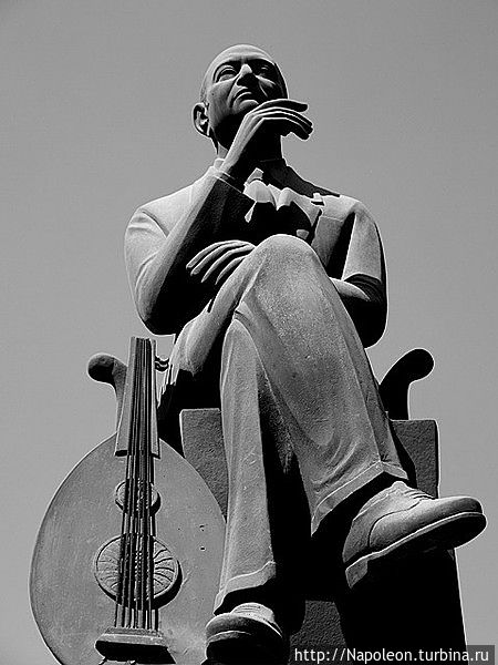 Памятник Мухаммеду Абд аль-Ваххабу Каир, Египет