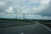 Мост Нормандии — один из самых больших подвесных мостов в мире.