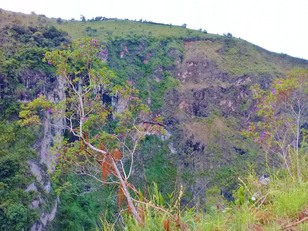 Водопад Мортиньо Иснос, Колумбия