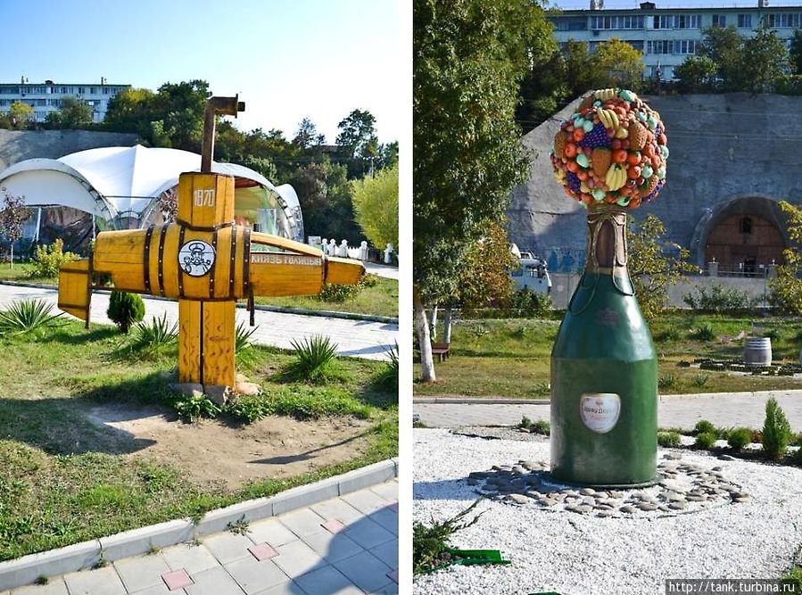 На берегу озера есть парк, в котором собраны всевозможные скульптуры и инсталляции на около шампанскую тематику. Абрау-Дюрсо, Россия
