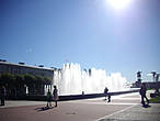 парад фонтанов на площади перед Финляндским вокзалом.