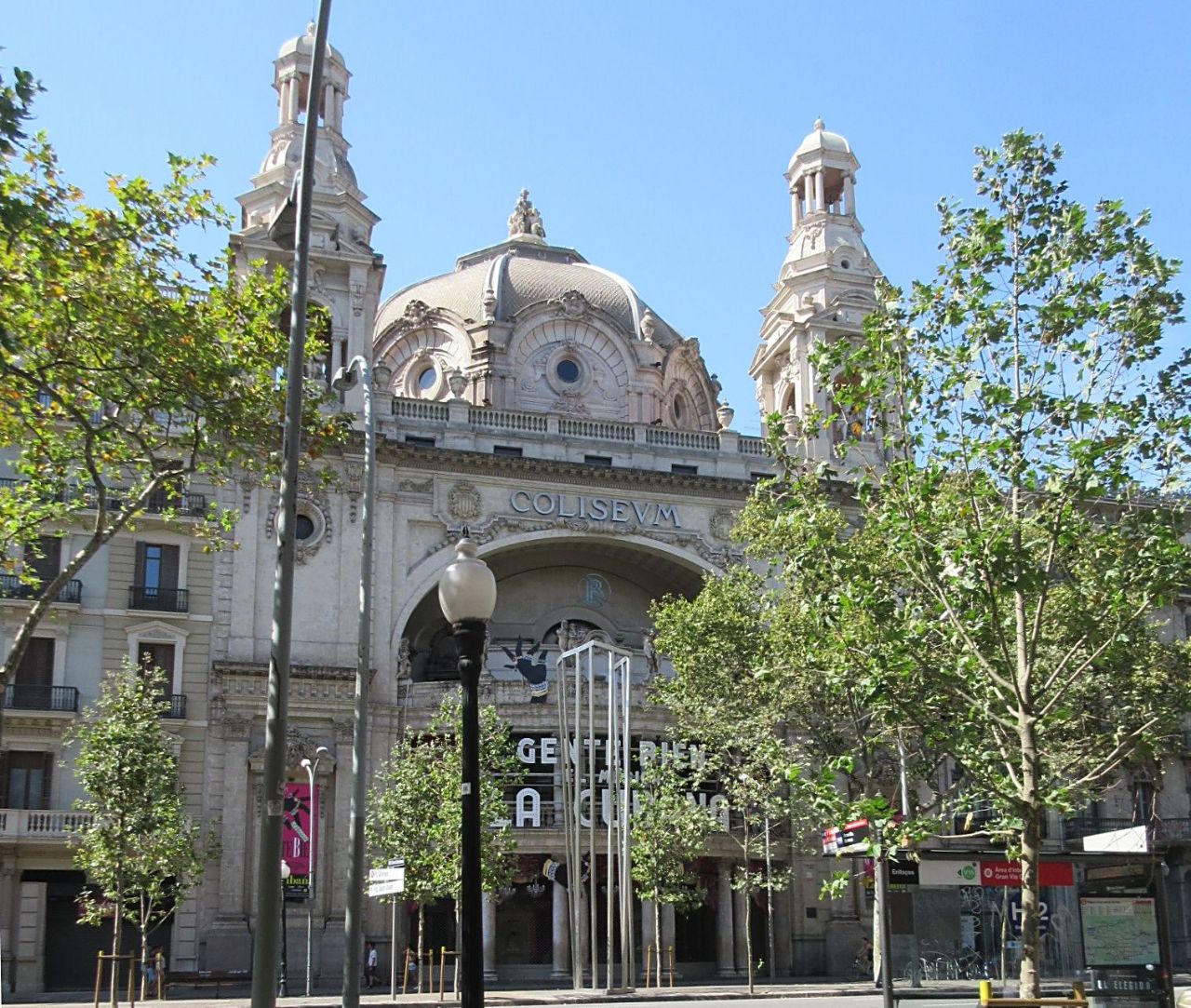 Барселонский ответ парижскому Сакре-Кёру. Барселона, Испания