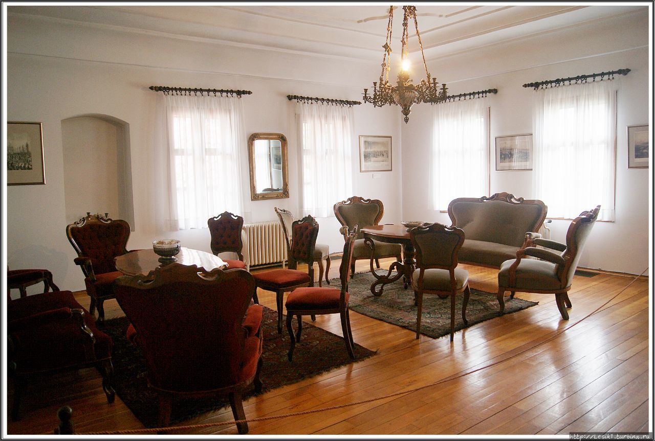 Эта гостиная в стиле Барокко второй половины 19 века. Белград, Сербия