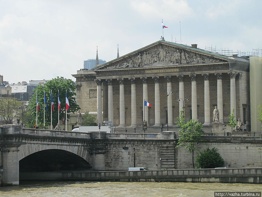 Место заседания Национальной ассамблей Франции в Париже.Строился в 1722 28 годах по проекту Лоренцо Джардини Париж, Франция