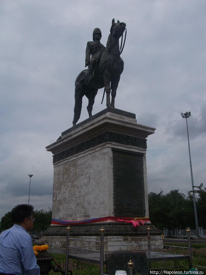 статуя Рамы V Бангкок, Таиланд