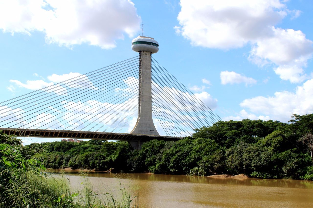 Вид на мост с южной стороны Терезина, Бразилия