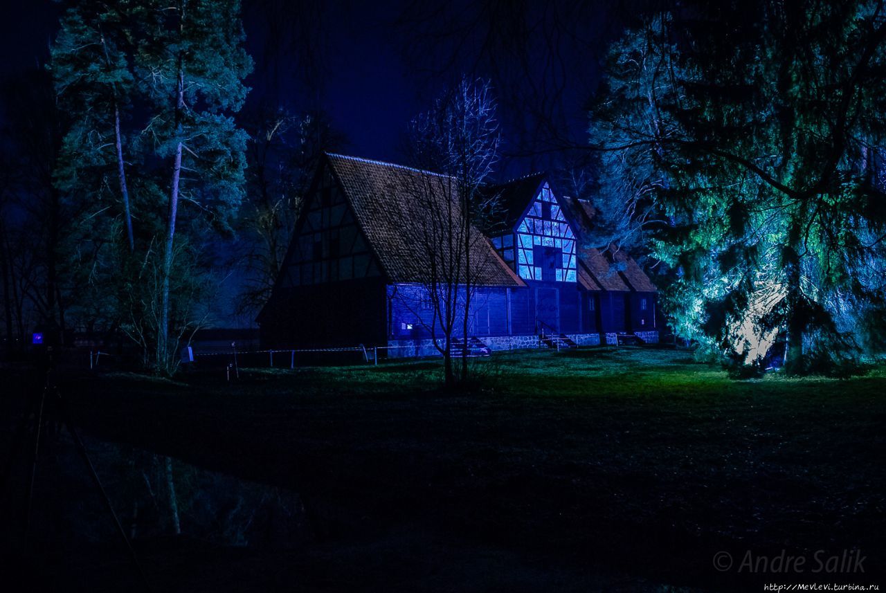 Игры света в зимние сумерки Рига, Латвия