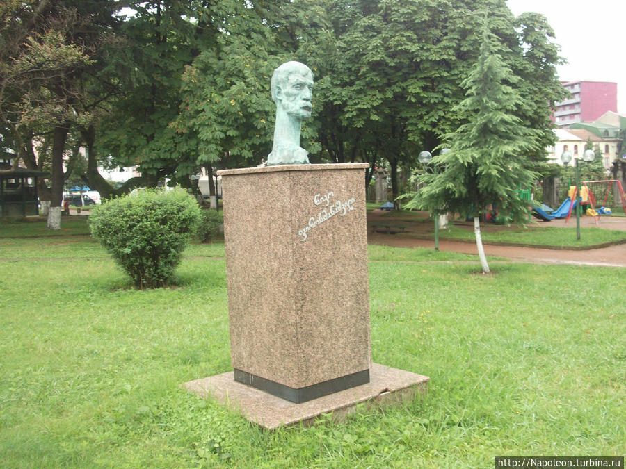 Памятник Нико Пиросмани / A Monument To Niko Pirosmani