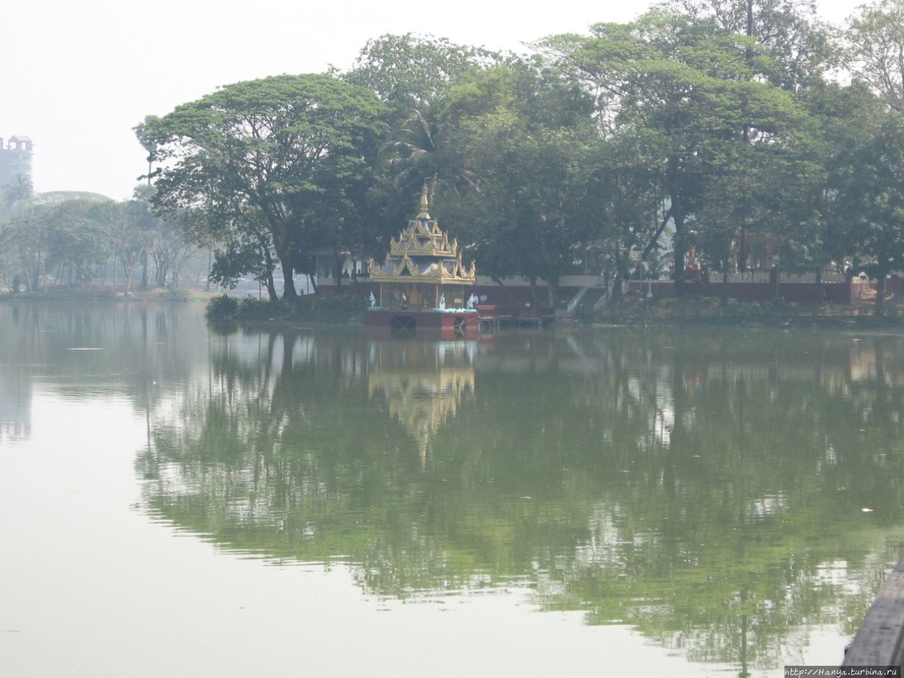 Озеро Kandawgyi Lake в Ян