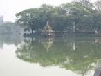 Озеро Kandawgyi Lake в Янгуне