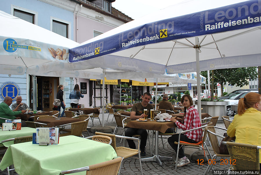 Бар, булочная и кондитерская всё в одном заведении Линц, Австрия