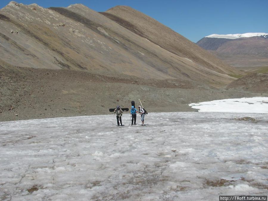 Покатушки на леднике в августе под Караколом Каракол, Киргизия