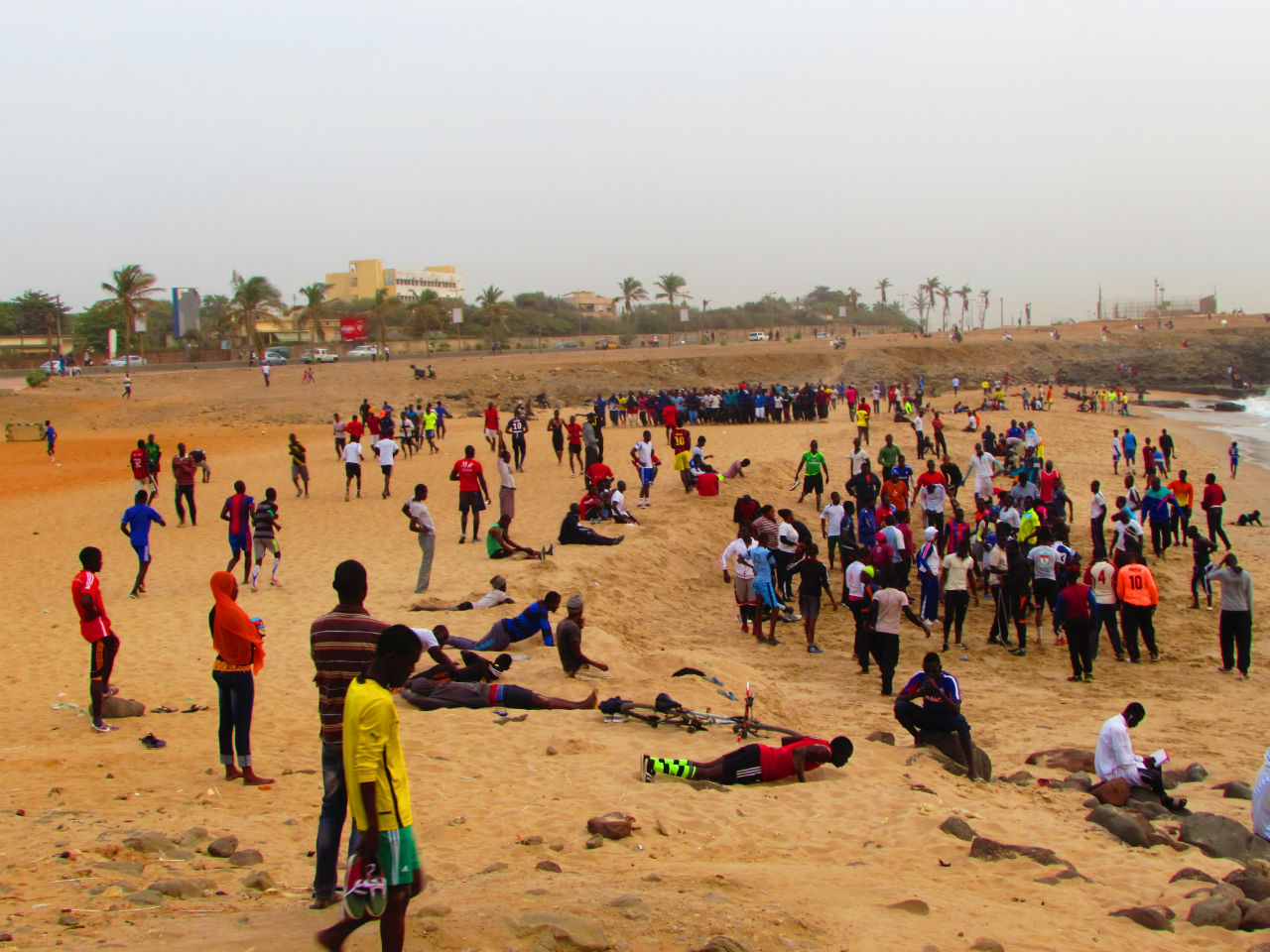 Прогулка по прибрежной  улице Корниш в Дакаре Дакар, Сенегал