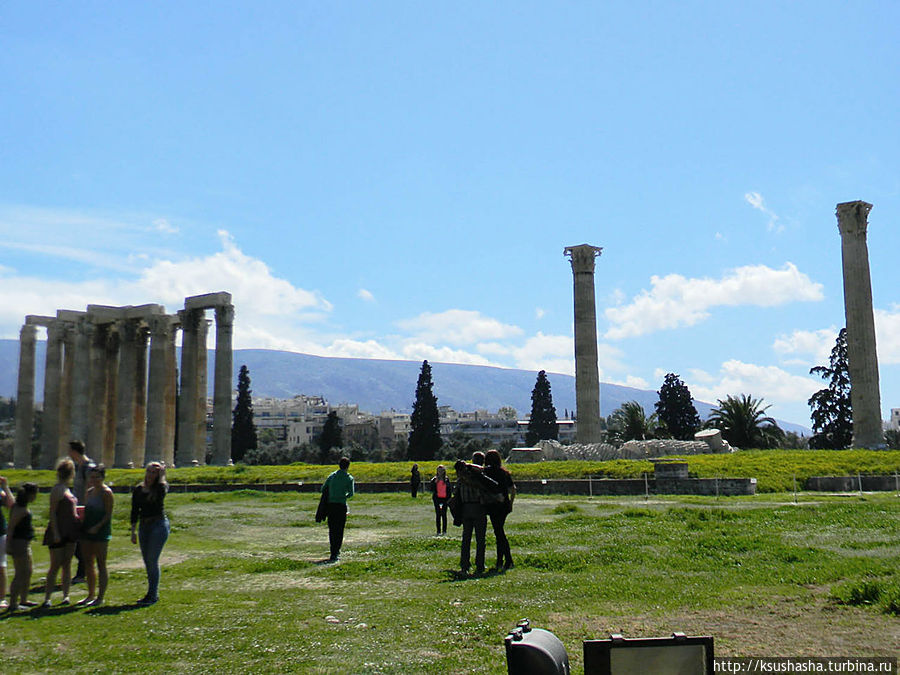 Первый Олимпийский дворец рядом с храмом Зевса Олимпийского Афины, Греция