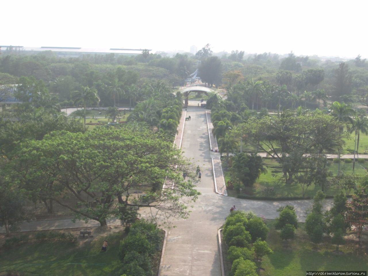 Смотровая башня в национальном музее под открытым небом Янгон, Мьянма