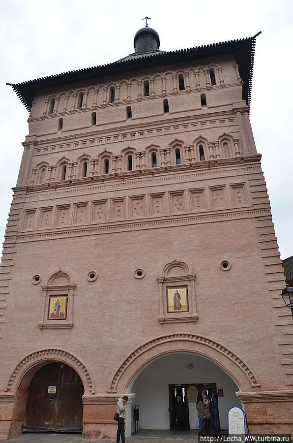 Проездная ( Главная) башня монастыря Суздаль, Россия