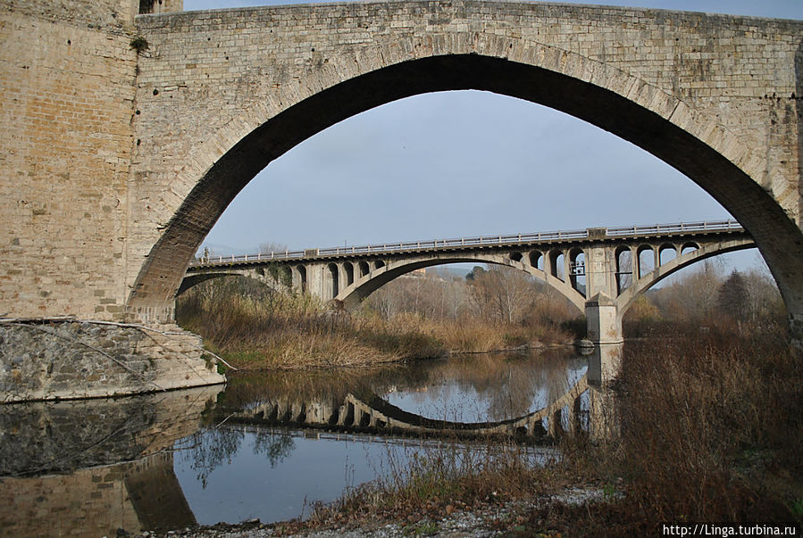 Старый мост в Бесалу