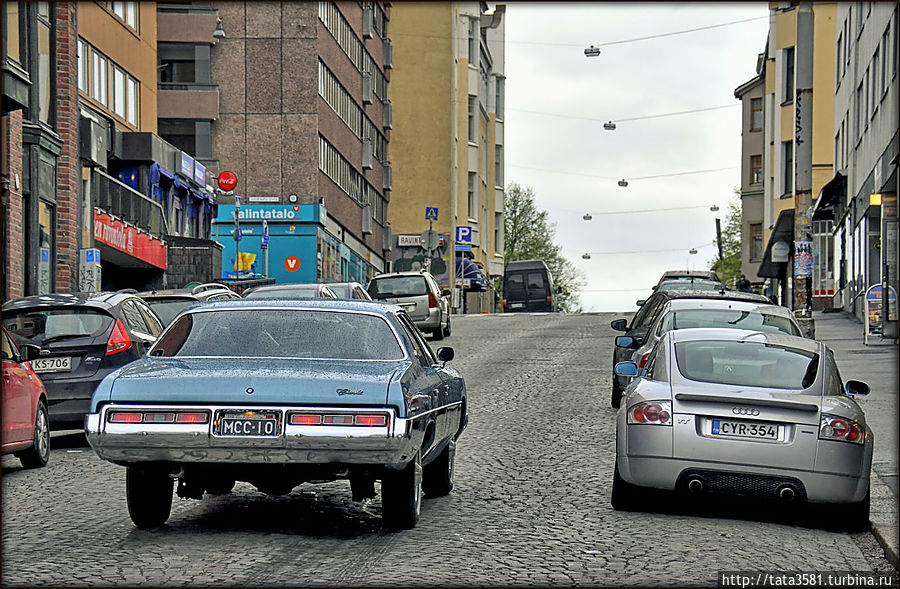 Ретро автомобили на дорогах Финляндии Финляндия