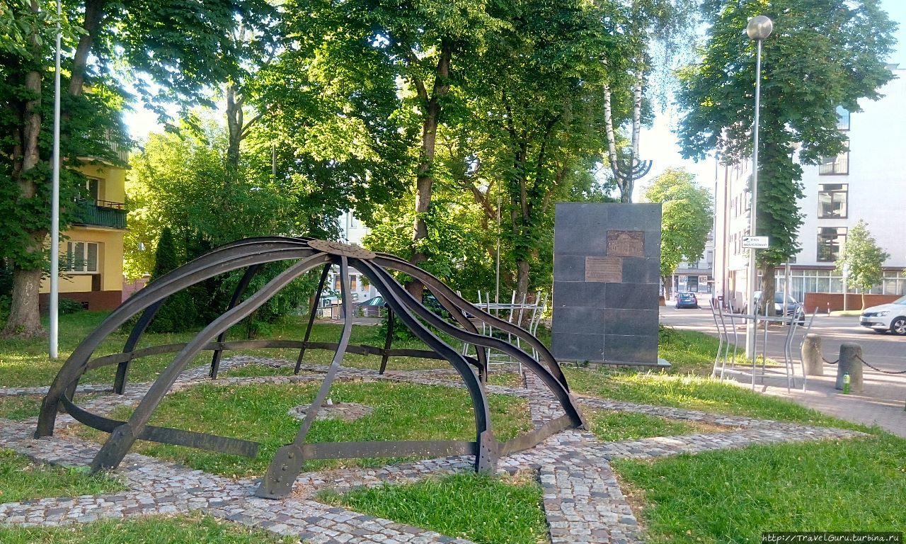 Памятник разрушенной в годы войны синагоге Белосток, Польша