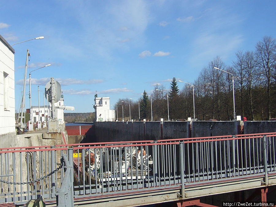 Маленький городок на большой реке Подпорожье, Россия