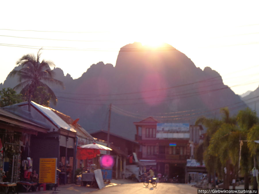 Город Ванвьенг Ванвьенг, Лаос