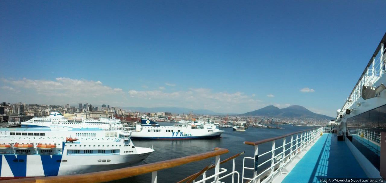 Порто ди Наполи:  май 2017 Неаполь, Италия