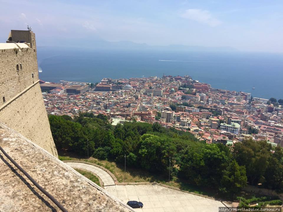 Пешеходный маршрут в районе Quartieri Spagnoli (Napoli) Неаполь, Италия