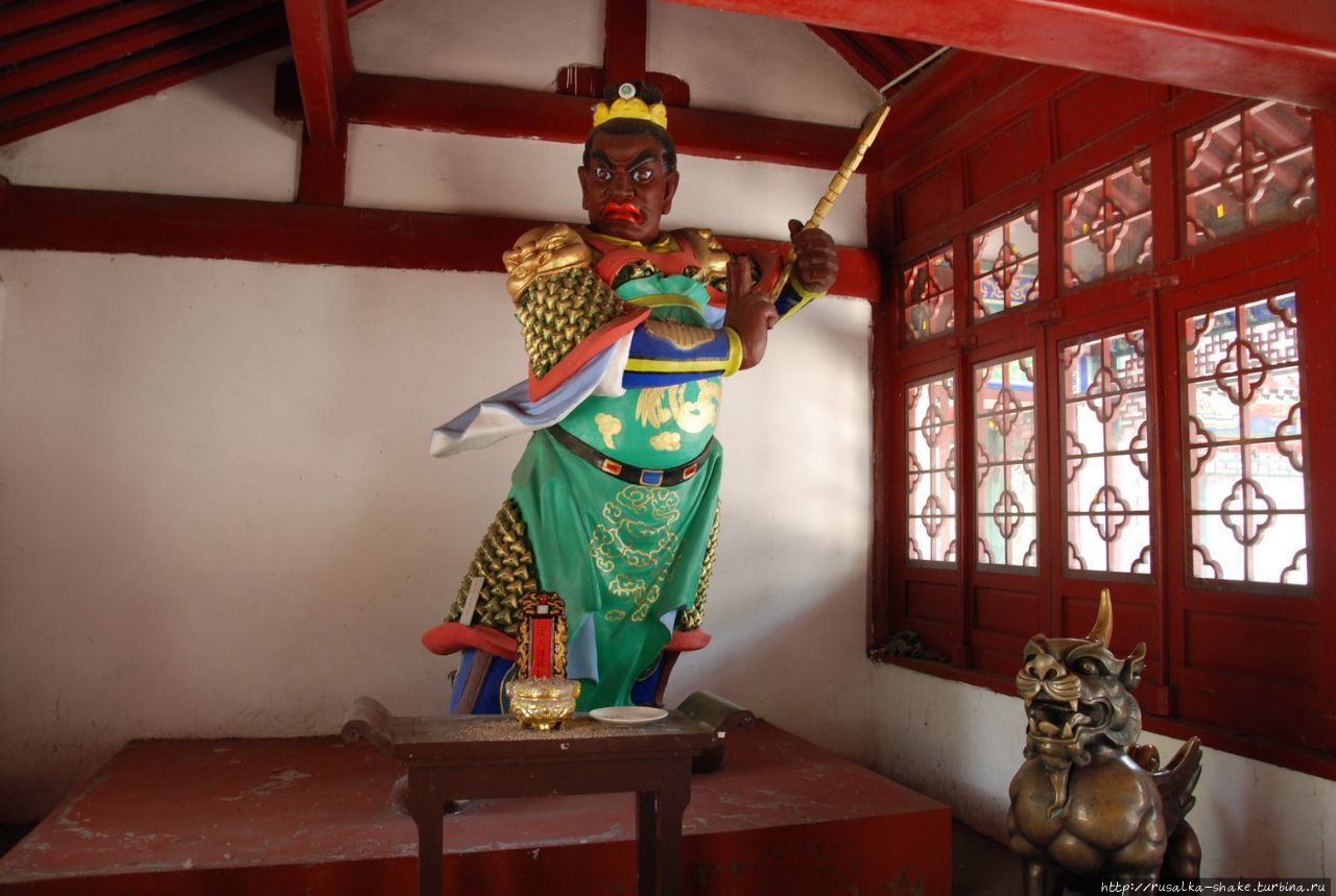 Дворец императора Цинь Шихуана Циньхуандао, Китай
