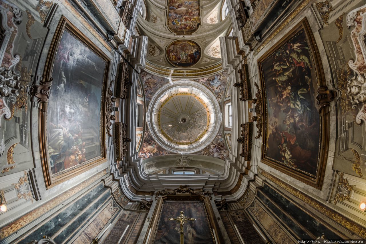 Базилика dei Святых апостолов Филиппа и Иакова Кортина-д'Ампеццо, Италия