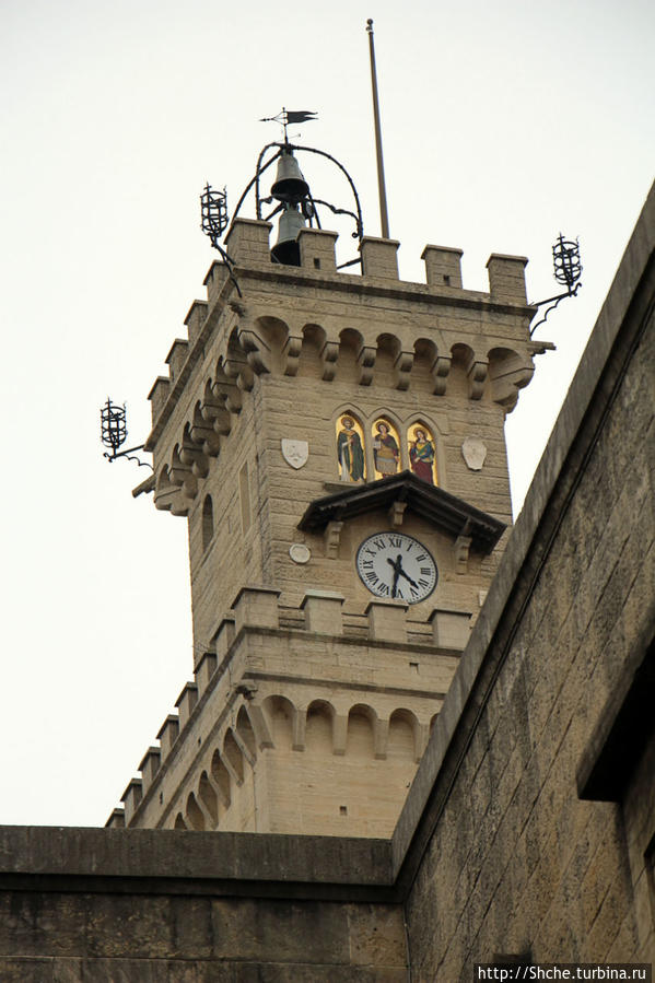 Башня Палаццо Публико, к ней мы еще доберемся Сан-Марино, Сан-Марино