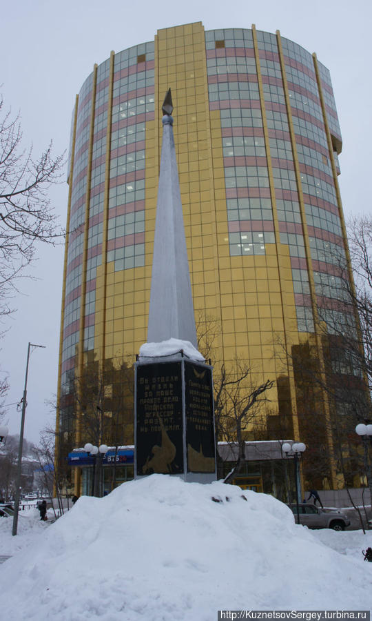 Памятник героям Курильской десантной операции в Петропавловске