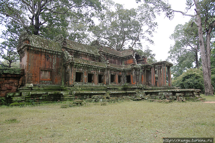 Ангкор Ват. Выход с восточной стороны. Фото из интернета Ангкор (столица государства кхмеров), Камбоджа