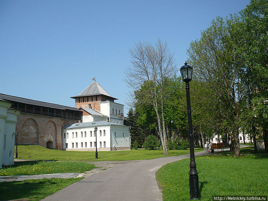 Прогулка по Новгородскому кремлю Великий Новгород, Россия