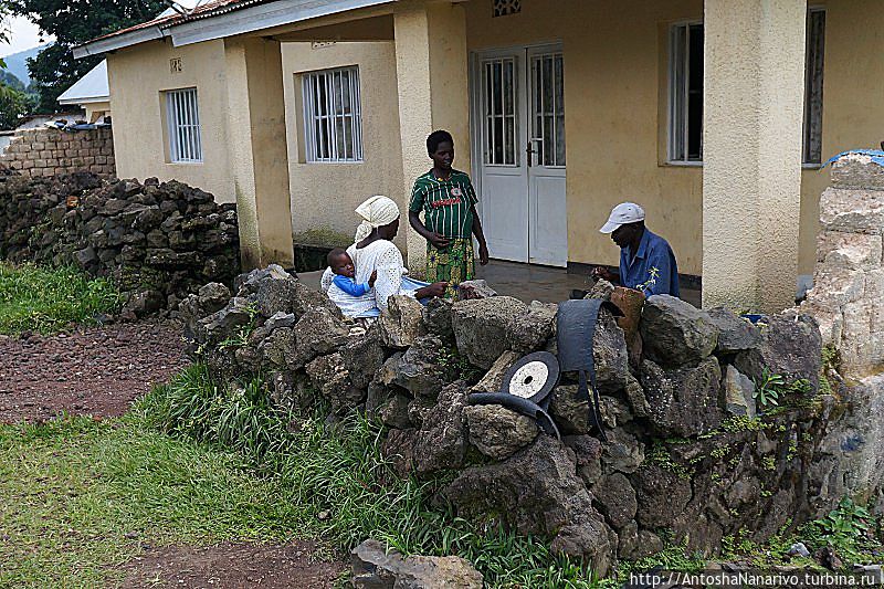 Ограда из вулканического камня