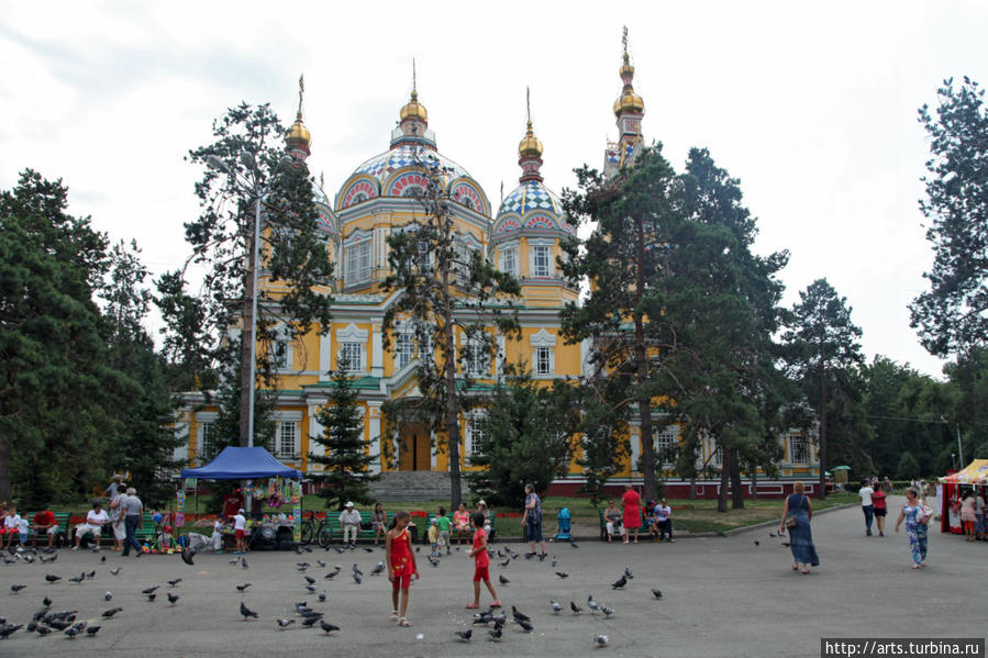 Алматинский Свято-Вознесенский кафедральный собор Алматы, Казахстан