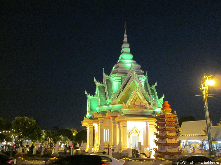 Осмотр Кхон-Каена вечером Кхон-Каен, Таиланд