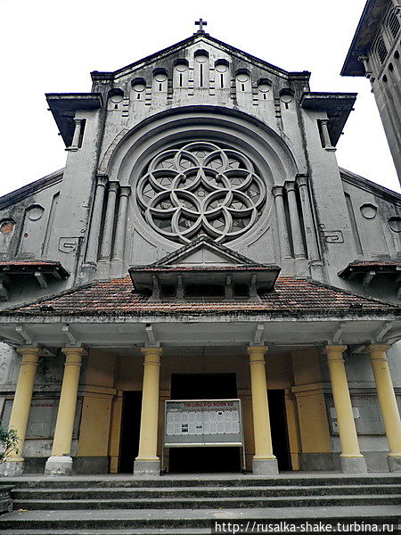Один из католических храмов Ханоя Ханой, Вьетнам